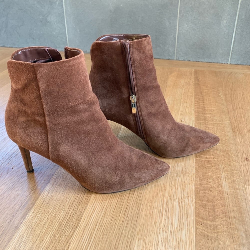 Brown suede Steven by Steve Madden size 8 with gold zipper booties